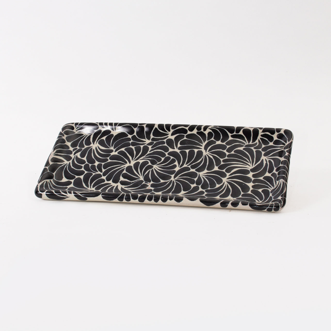 Plato Rectangular Flor Negra